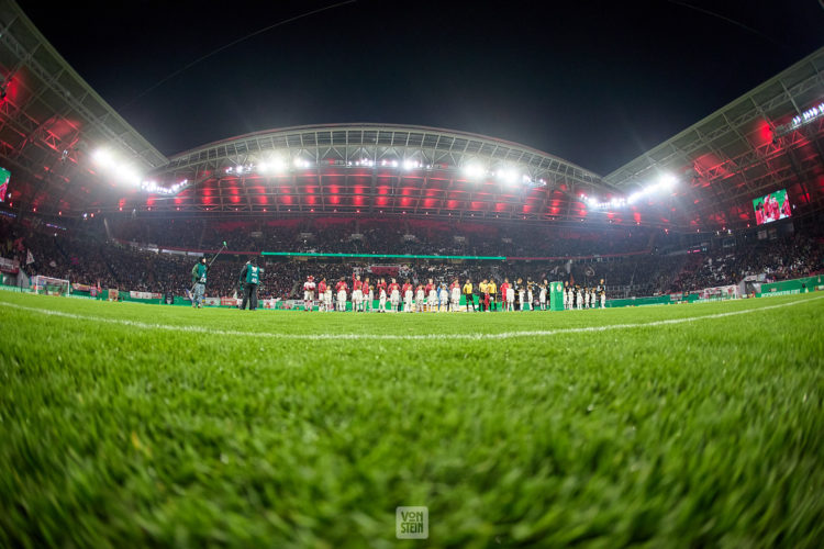 04.12.2024, Fußball, Männer, DFB-Pokal, Achtelfinale, 2024 2025, RB Leipzig - Eintracht Frankfurt