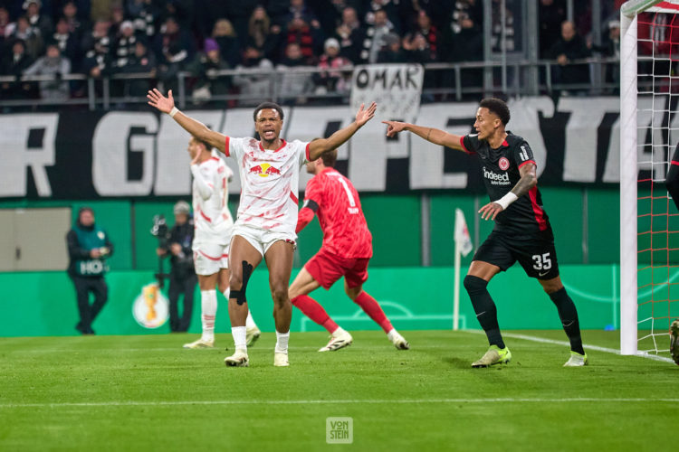 04.12.2024, Fußball, Männer, DFB-Pokal, Achtelfinale, 2024 2025, RB Leipzig - Eintracht Frankfurt