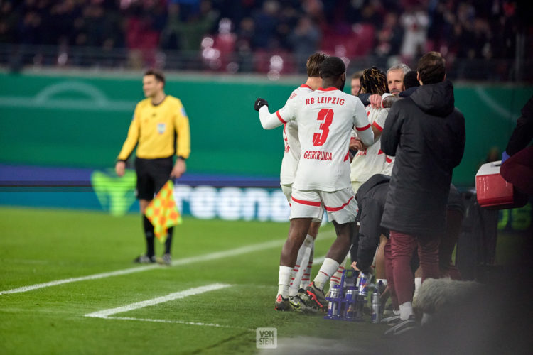 04.12.2024, Fußball, Männer, DFB-Pokal, Achtelfinale, 2024 2025, RB Leipzig - Eintracht Frankfurt