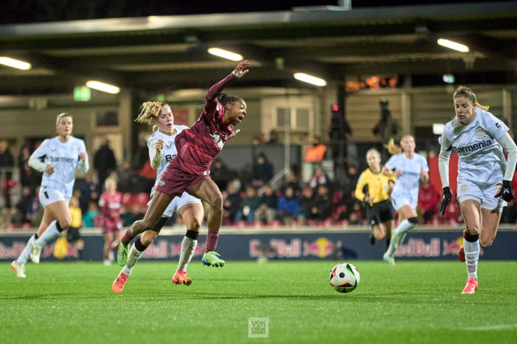 17.11.2024, GER, Frauenfußball, BL, 2024 2025, RB Leipzig - Bayer Leverkusen