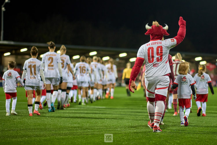 17.11.2024, GER, Frauenfußball, BL, 2024 2025, RB Leipzig - Bayer Leverkusen