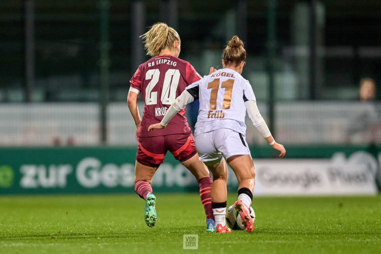 17.11.2024, GER, Frauenfußball, BL, 2024 2025, RB Leipzig - Bayer Leverkusen