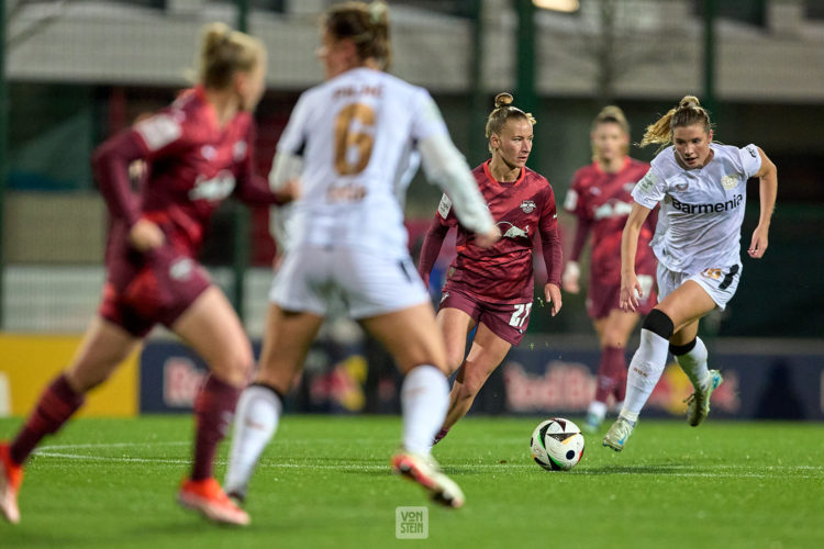 17.11.2024, GER, Frauenfußball, BL, 2024 2025, RB Leipzig - Bayer Leverkusen