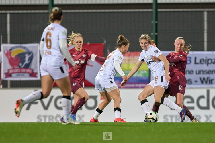 17.11.2024, GER, Frauenfußball, BL, 2024 2025, RB Leipzig - Bayer Leverkusen