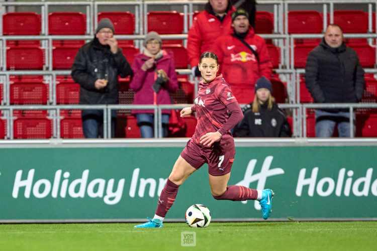 17.11.2024, GER, Frauenfußball, BL, 2024 2025, RB Leipzig - Bayer Leverkusen