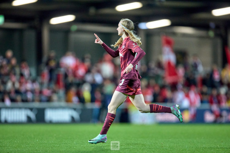 17.11.2024, GER, Frauenfußball, BL, 2024 2025, RB Leipzig - Bayer Leverkusen